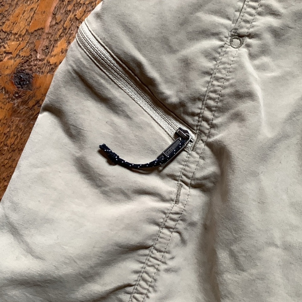 Patagonia GI III nylon shorts Khaki color Men’s Size Small - Picture 7 of 13
